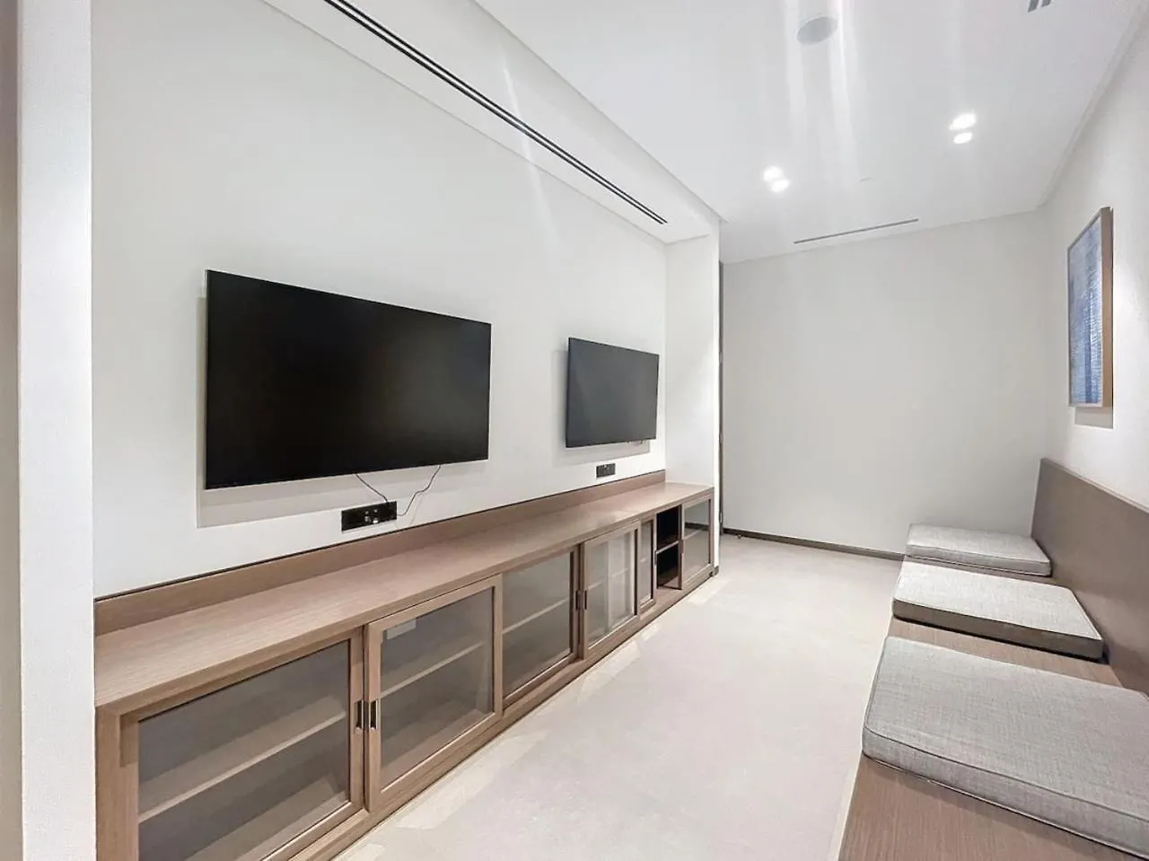 Grande Residence - Two Bed With Burj Khalifa View Dubai Apartment